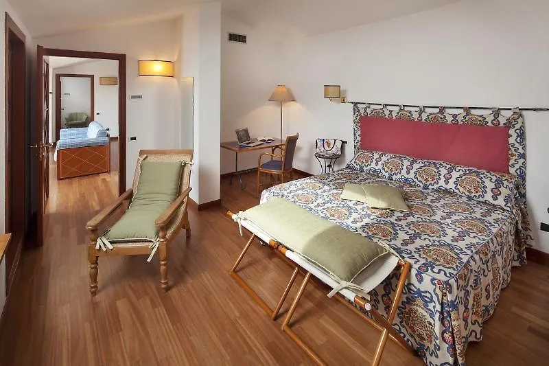 *** Отель Villa Undulna Масса Италия